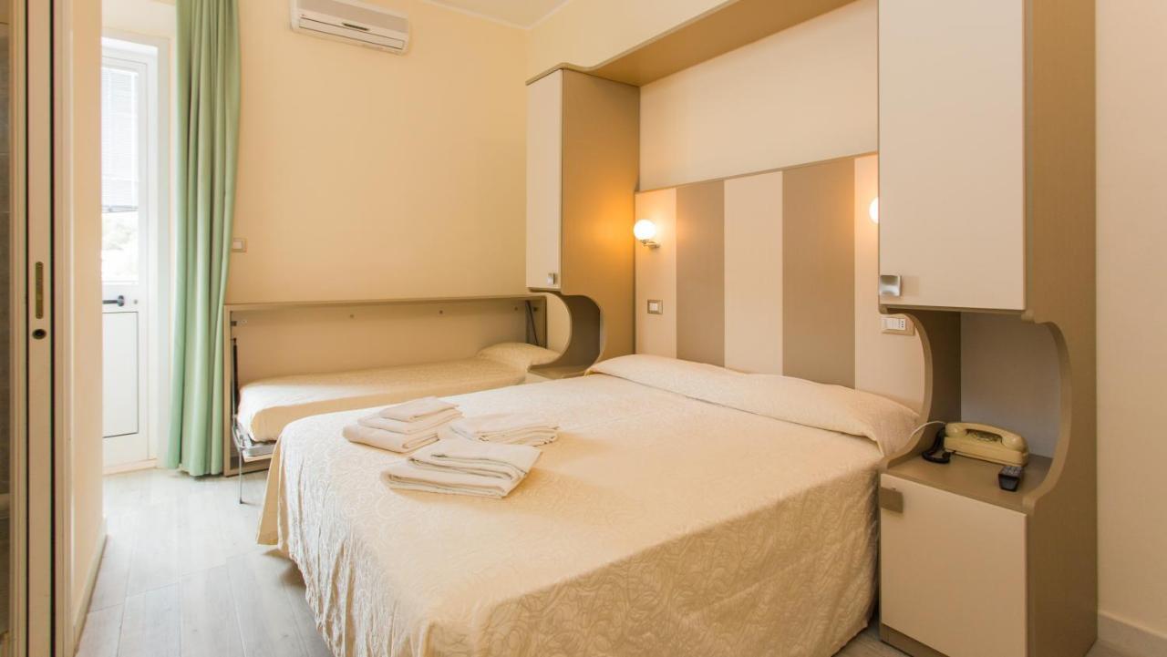 Hotel Trieste Cesenatico Quarto foto