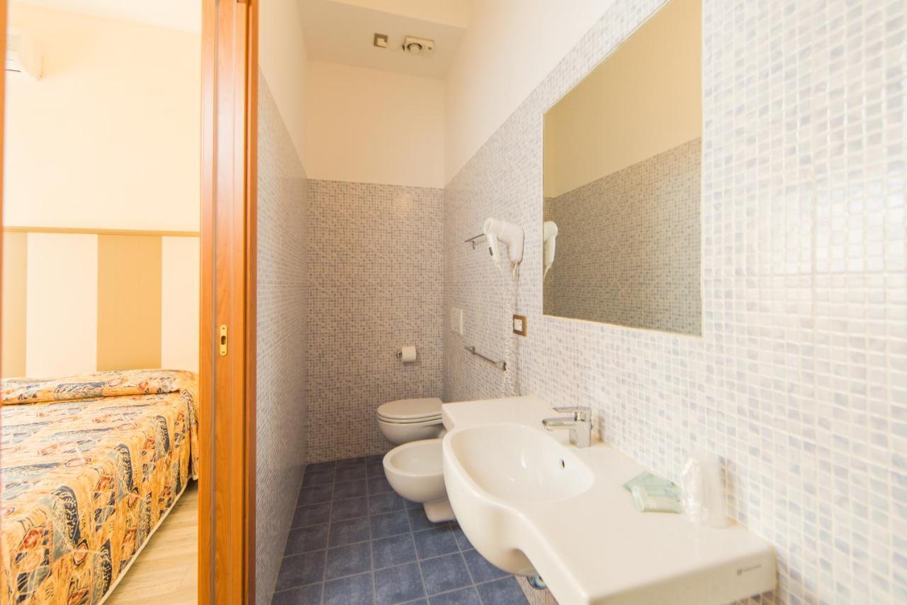 Hotel Trieste Cesenatico Quarto foto